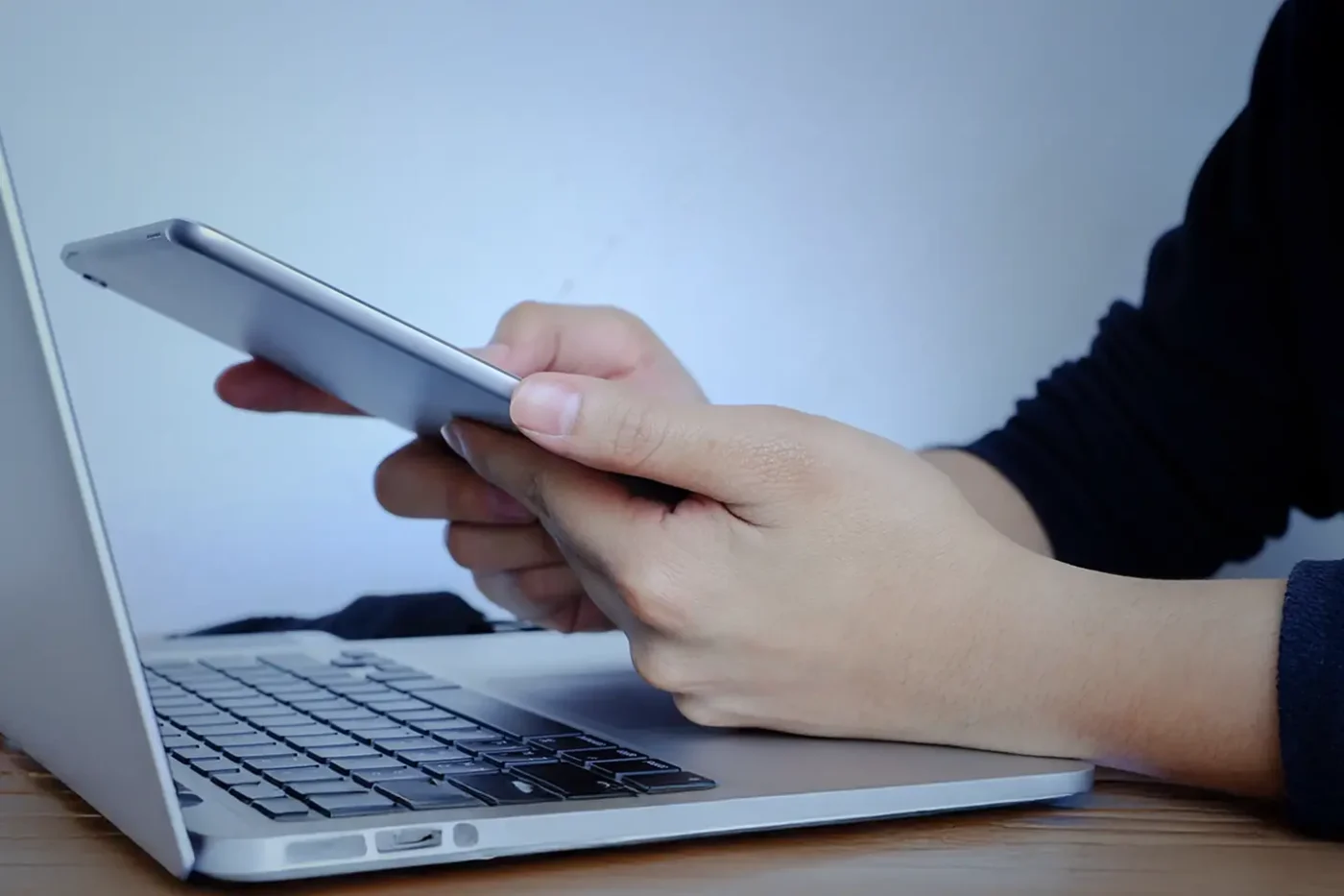 Law student checking online MPRE registration, costs, fees and requirements by state.